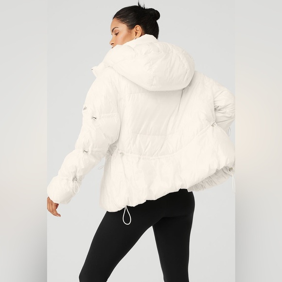 ALO Yoga Women's Snowy White Puffer Coat - Picture 2 of 5